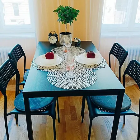 Apartamento Centrally Located *